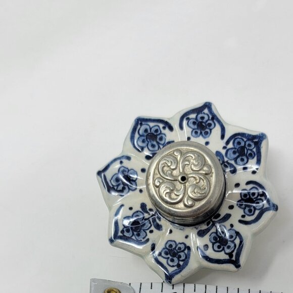 Rare Vintage Hand-Painted Delft Blue Flower Salt & Pepper Shakers  Holland - Picture 7 of 7